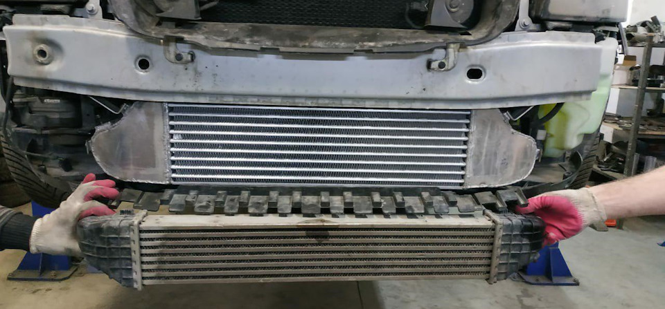 Новый интеркулер почти в три раза больше по объему чем сток и больше него просто не поставить.