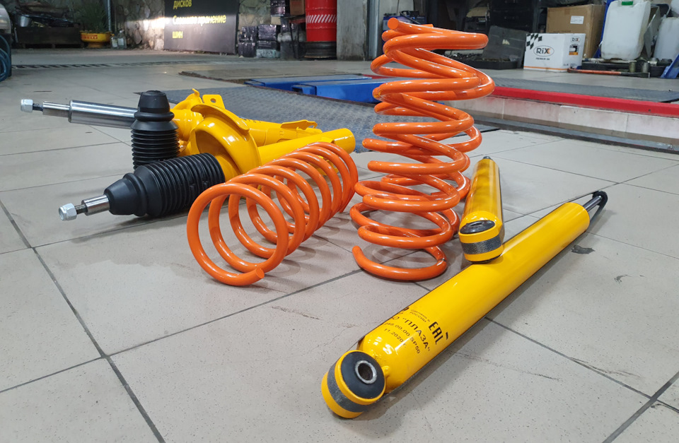 Установка спортивной подвески Plaza Sport и пружин Технорессор на Volvo C30